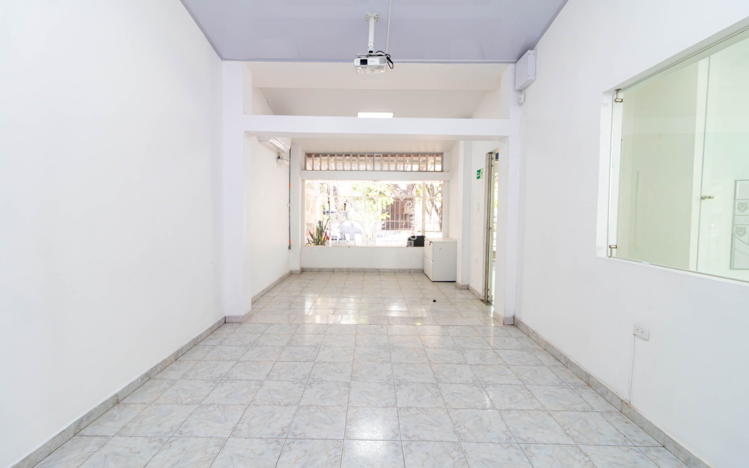 Inmueble Comercial en Venta - Image 3